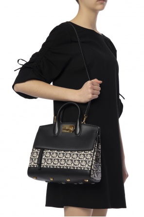 'the studio' shoulder bag, zdjęcie 2 'the studio' shoulder bag od Salvatore Ferragamo
